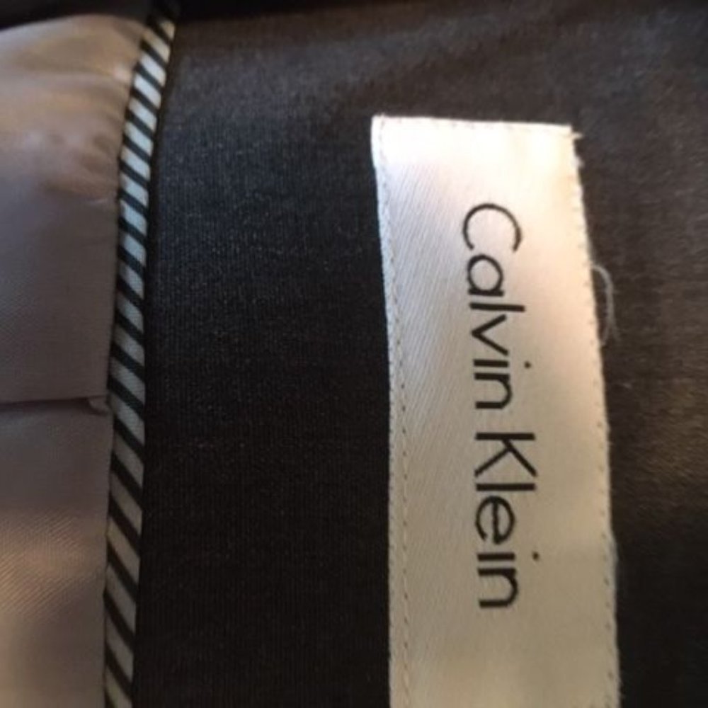 Suit - Picture 4 of 4